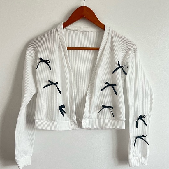 3/$25 SHEIN White Cardigan with Black Bow Accents - Picture 1 of 10